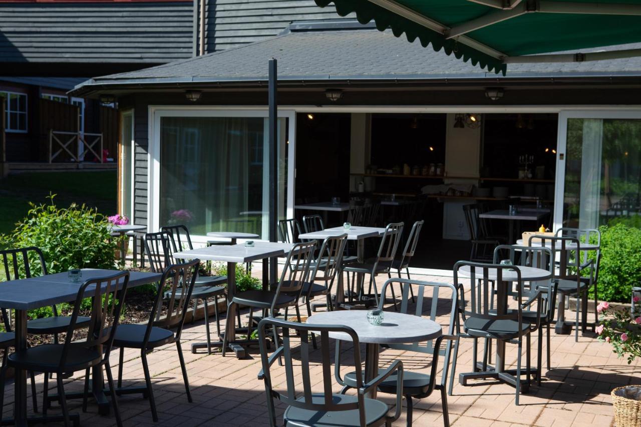 Gylle Hotell & Restaurang Broedernas Бурленге Экстерьер фото