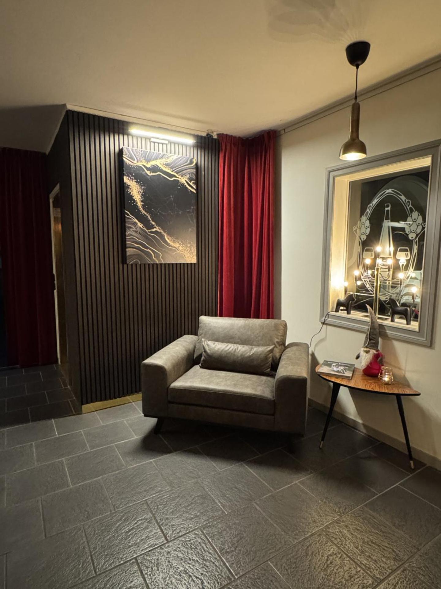 Gylle Hotell & Restaurang Broedernas Бурленге Экстерьер фото